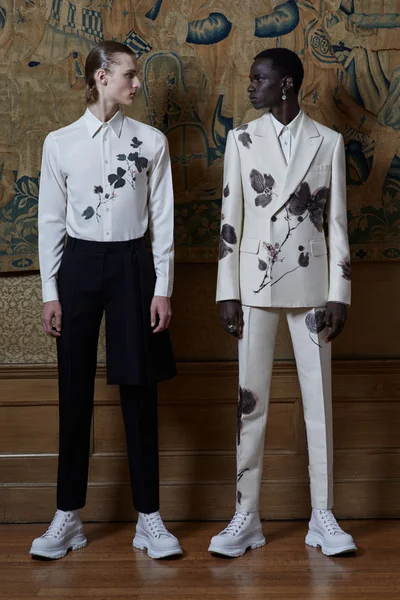 Look 3
